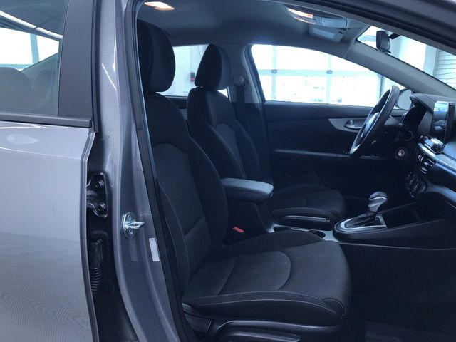 Vehicle image 27 of 38