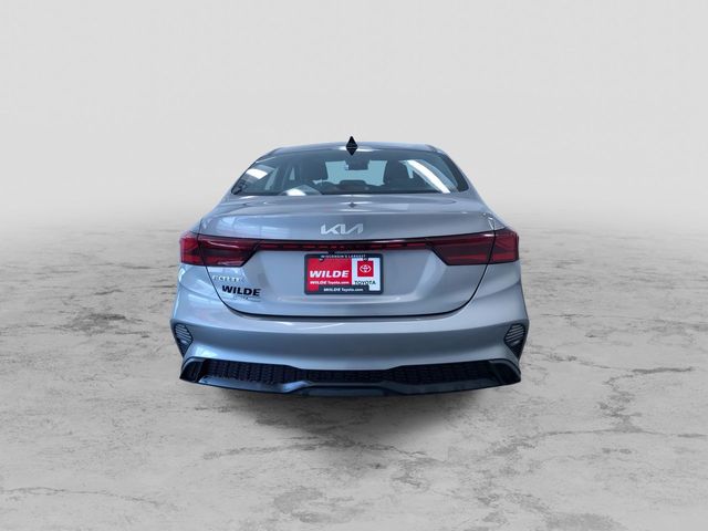 Vehicle image 11 of 38