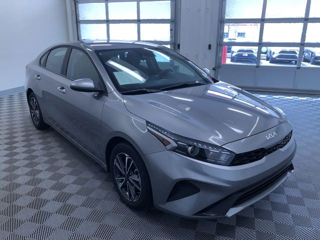 Vehicle image 5 of 38