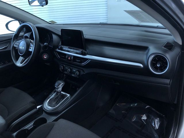 Vehicle image 28 of 38