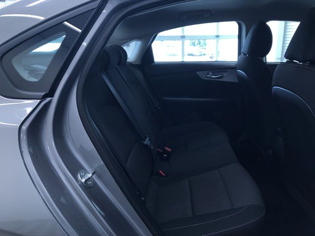 Vehicle image 25 of 38