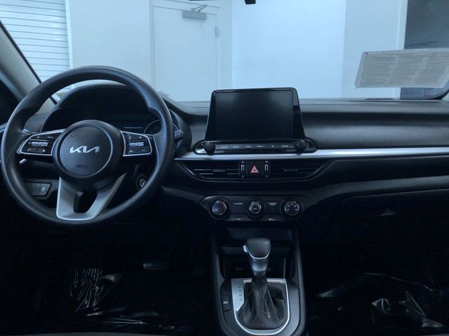 Vehicle image 21 of 38