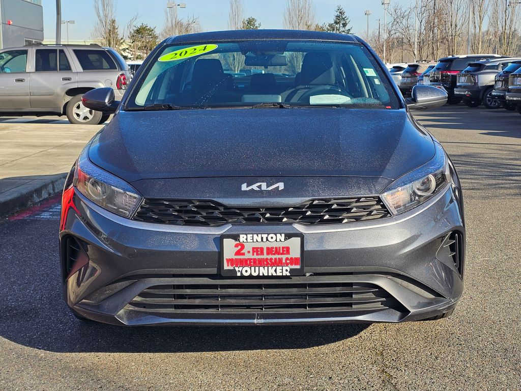 2024 Kia Forte LXS Image 2 of 25