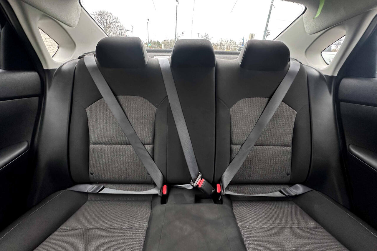 Vehicle image 22 of 24