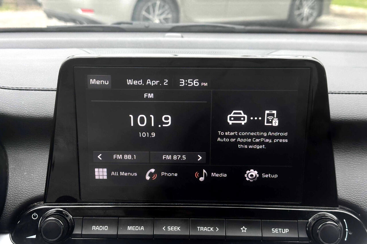 Vehicle image 17 of 24