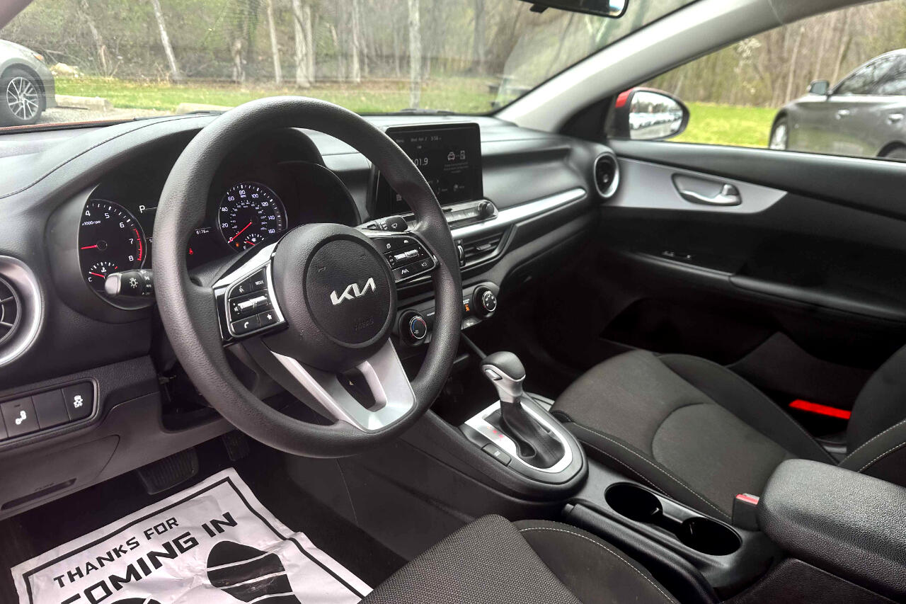 Vehicle image 16 of 24