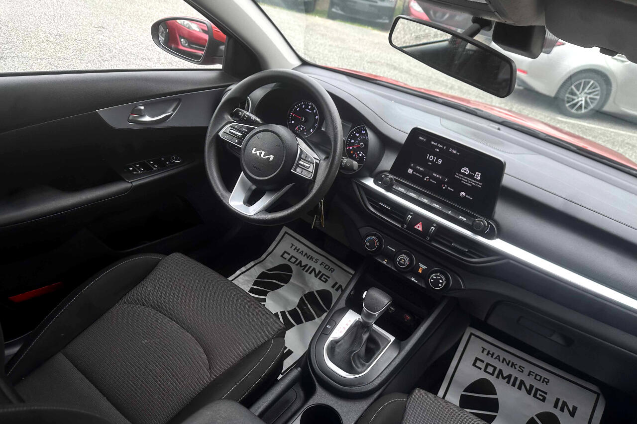 Vehicle image 15 of 24