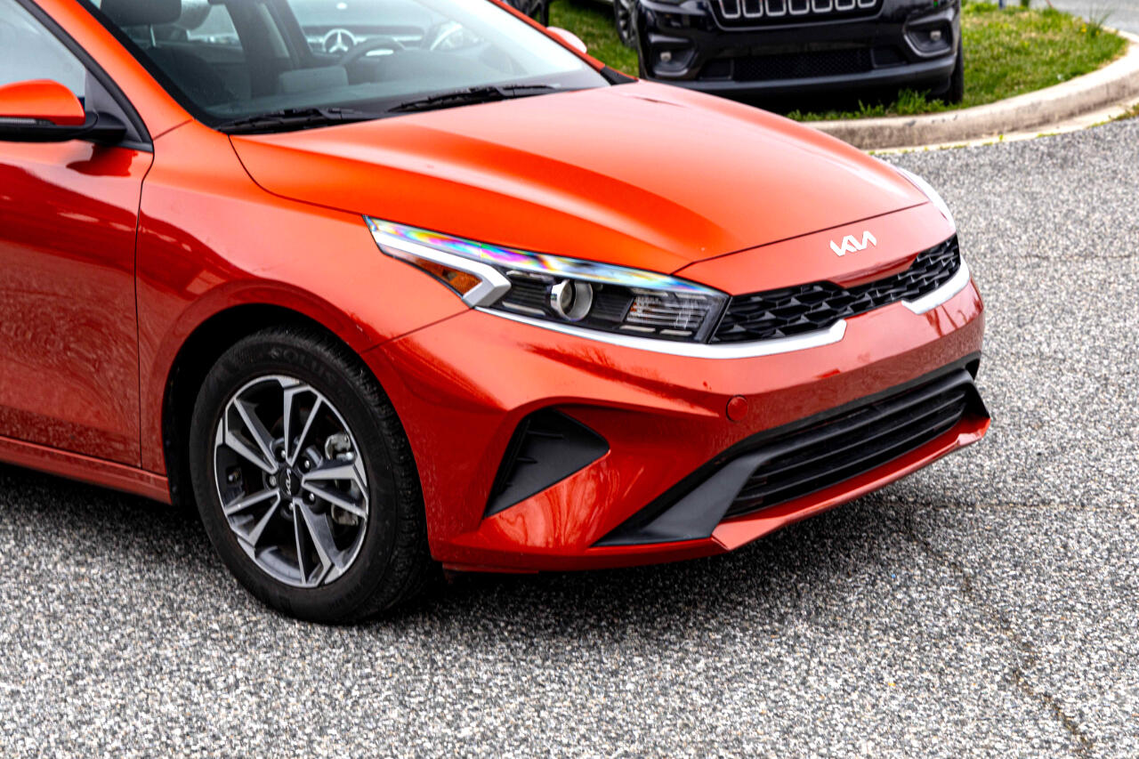 Vehicle image 4 of 24