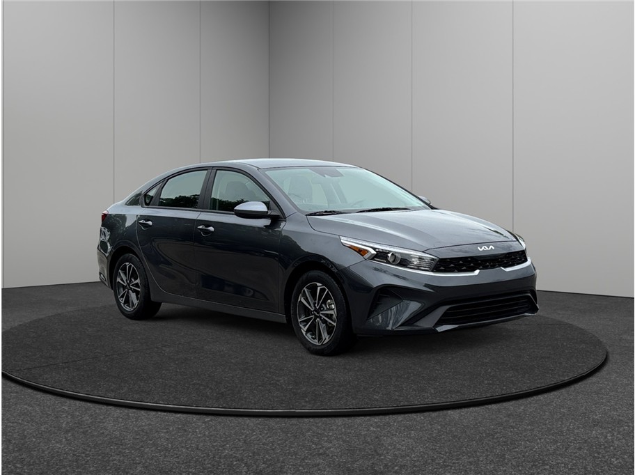 Vehicle image 3 of 32