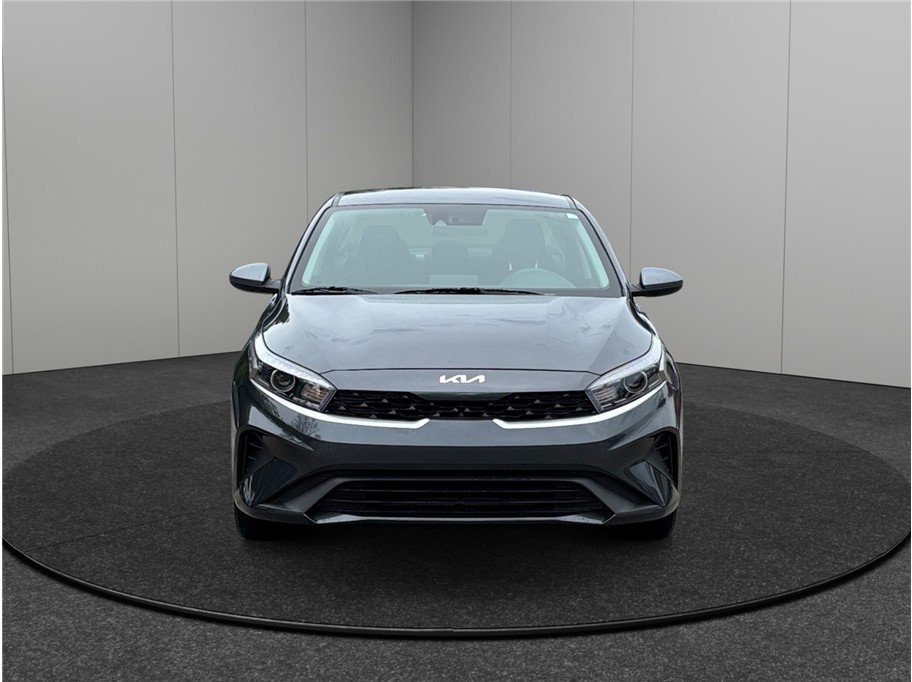Vehicle image 2 of 32