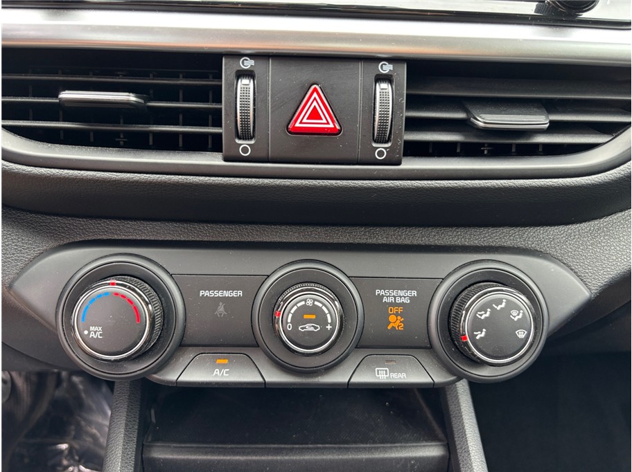 Vehicle image 24 of 32