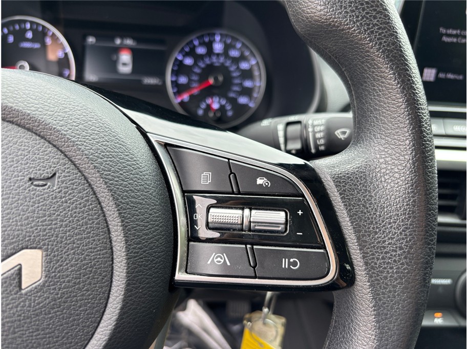 Vehicle image 21 of 32
