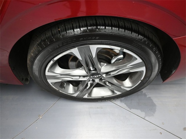 Vehicle image 17 of 26