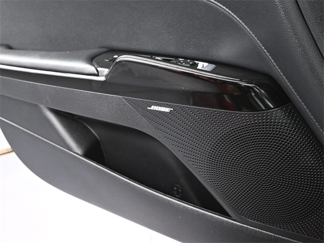 Vehicle image 22 of 26