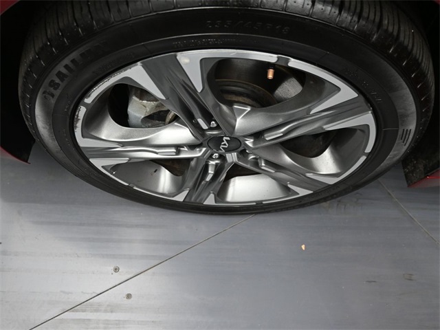 Vehicle image 24 of 26