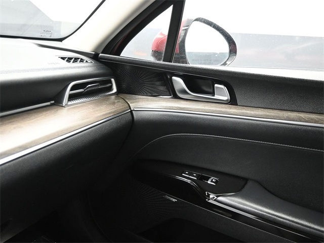 Vehicle image 19 of 26