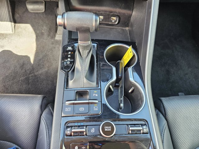 Vehicle image 21 of 34