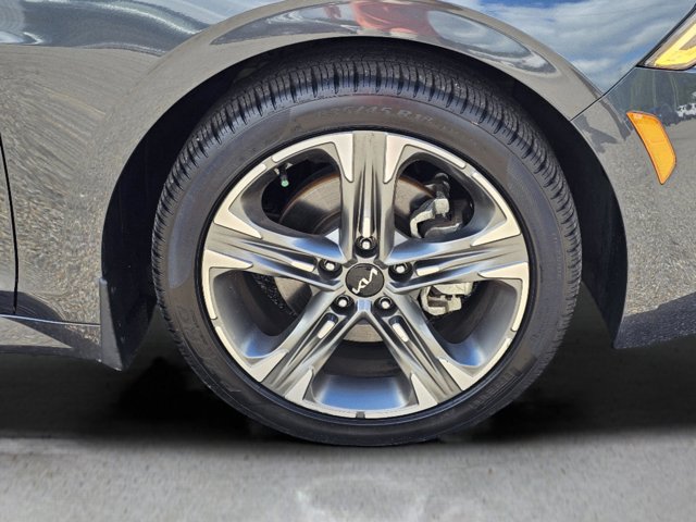 Vehicle image 9 of 34