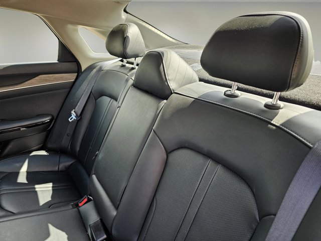 Vehicle image 11 of 34
