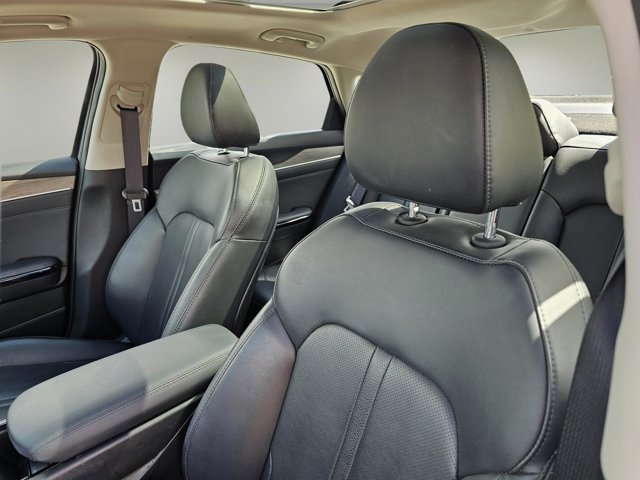 Vehicle image 10 of 34