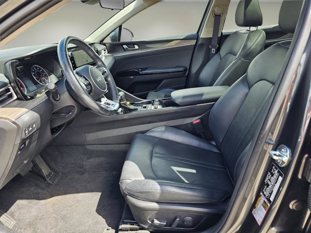 Vehicle image 13 of 34
