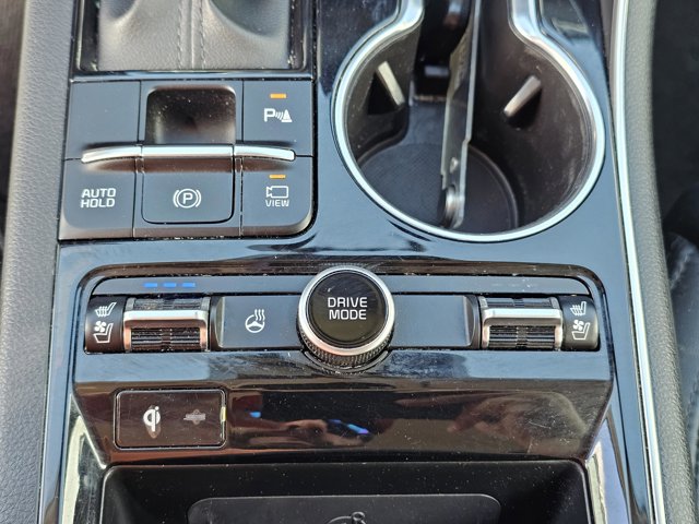 Vehicle image 33 of 34