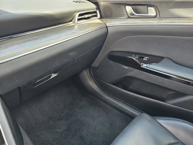 Vehicle image 16 of 34