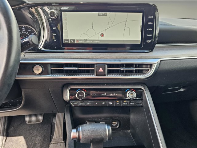 Vehicle image 20 of 34