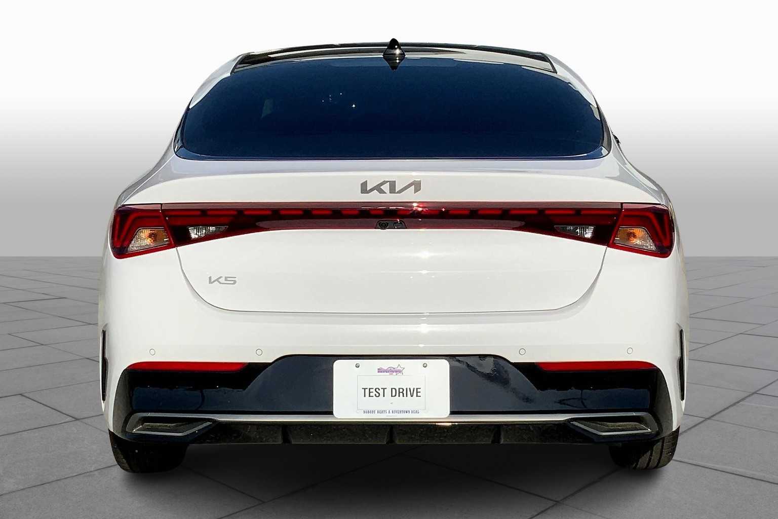 Vehicle image 5 of 31