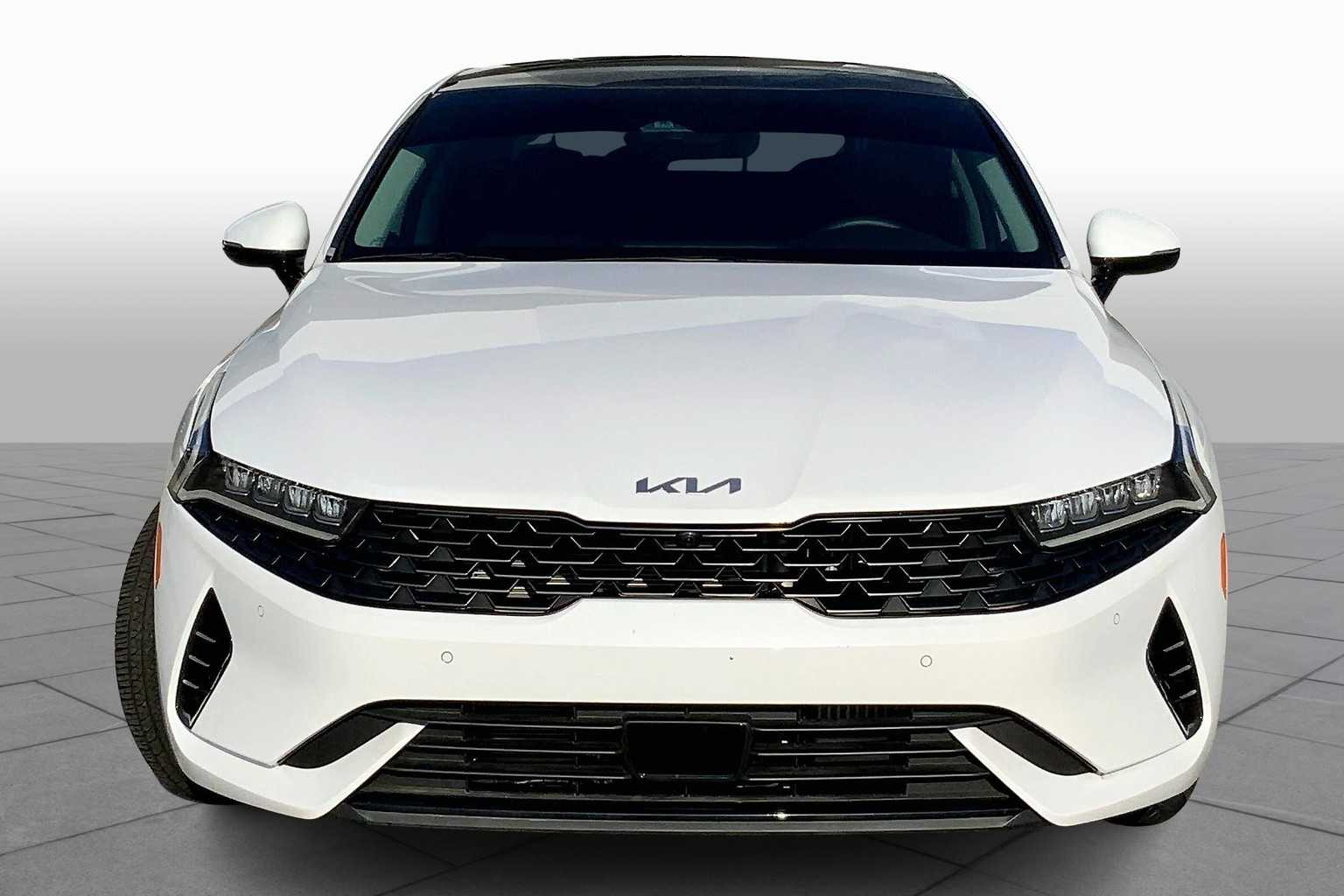 Vehicle image 2 of 31