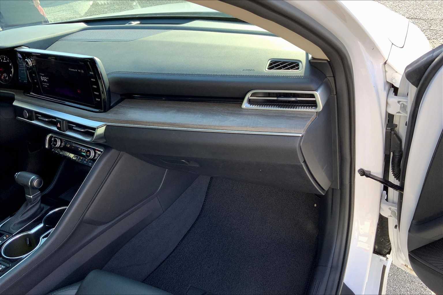 Vehicle image 18 of 31