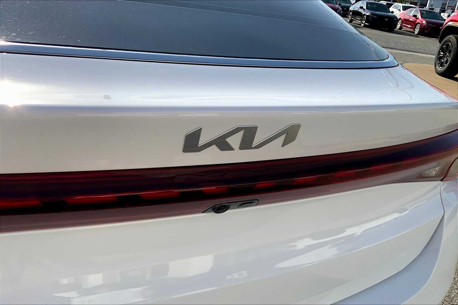 Vehicle image 11 of 31