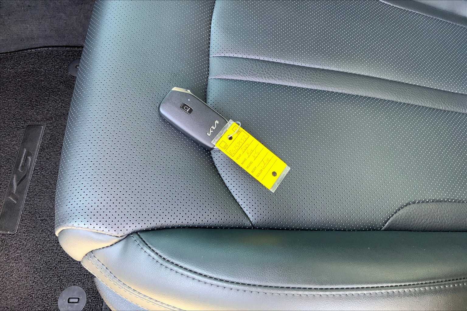 Vehicle image 14 of 31