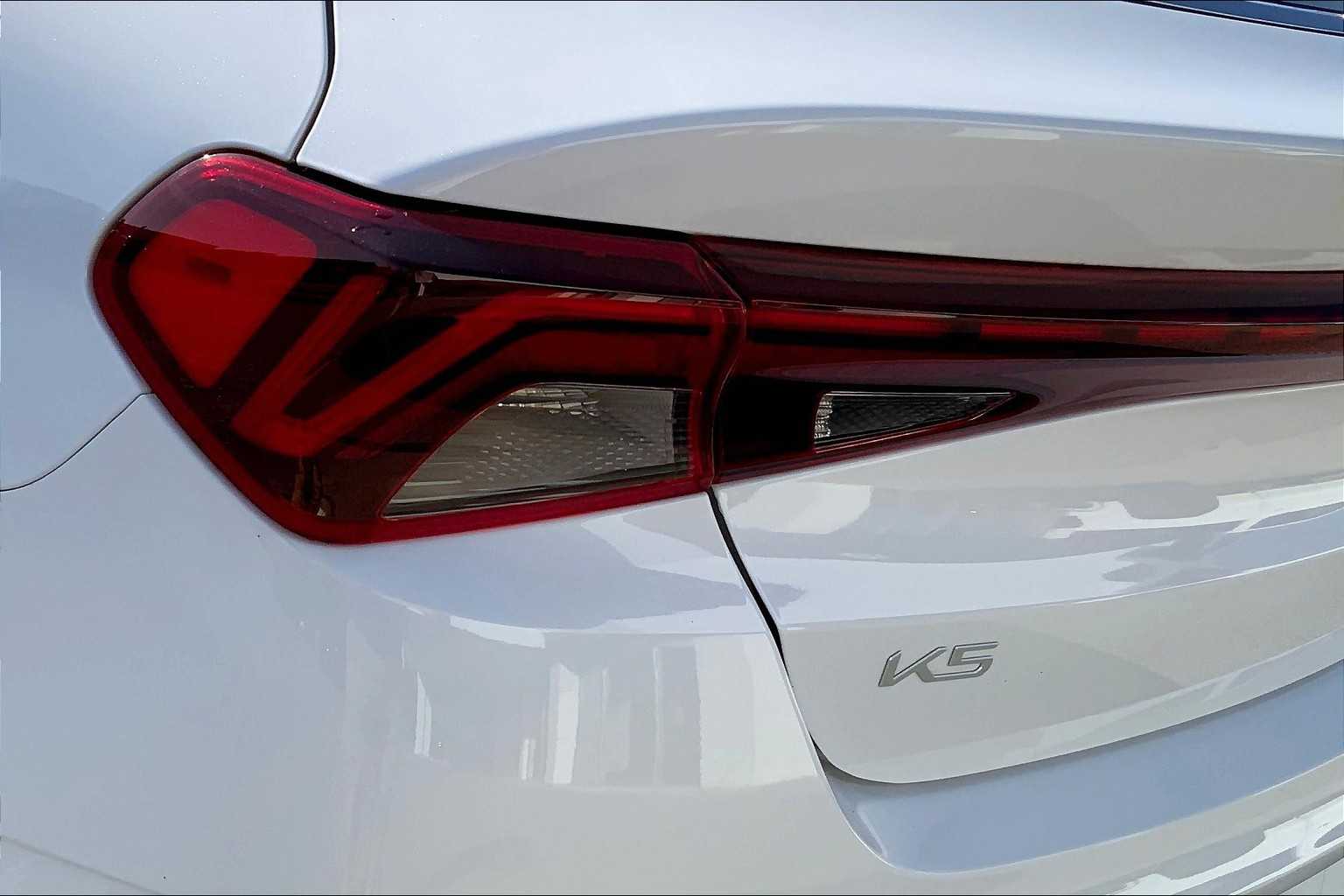Vehicle image 27 of 31