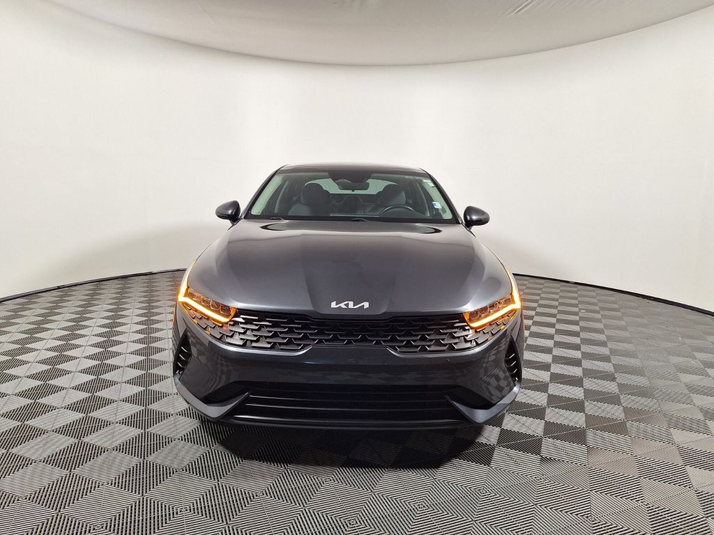 2024 Kia K5 EX Image 2 of 31