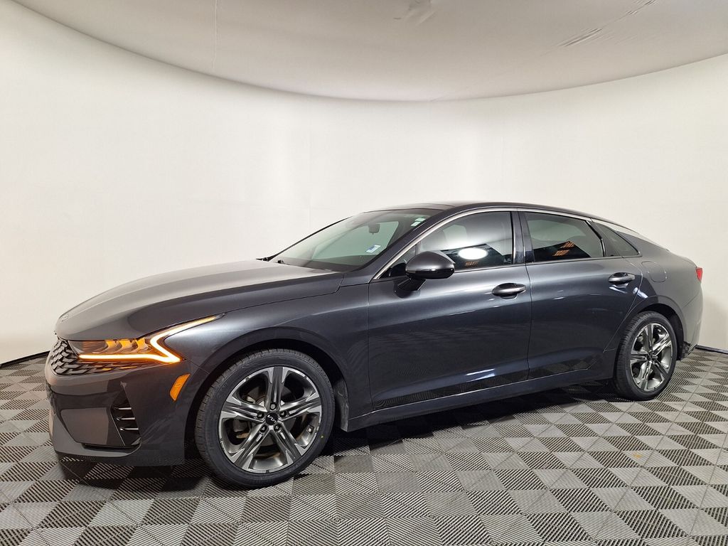 2024 Kia K5 EX Image 1 of 31