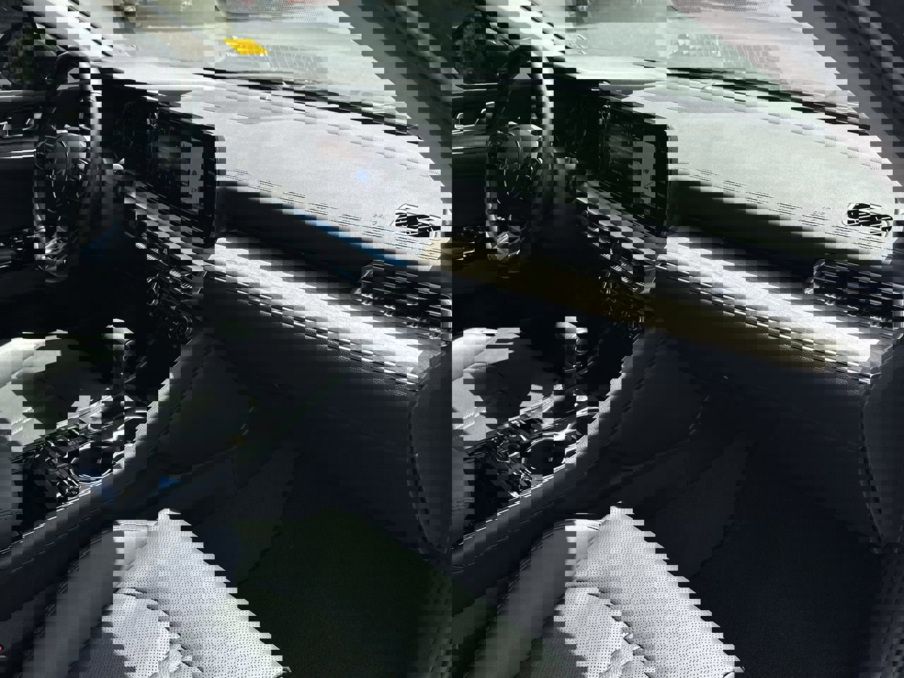 Vehicle image 18 of 35