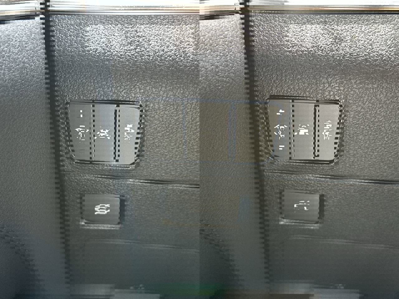 Vehicle image 29 of 35