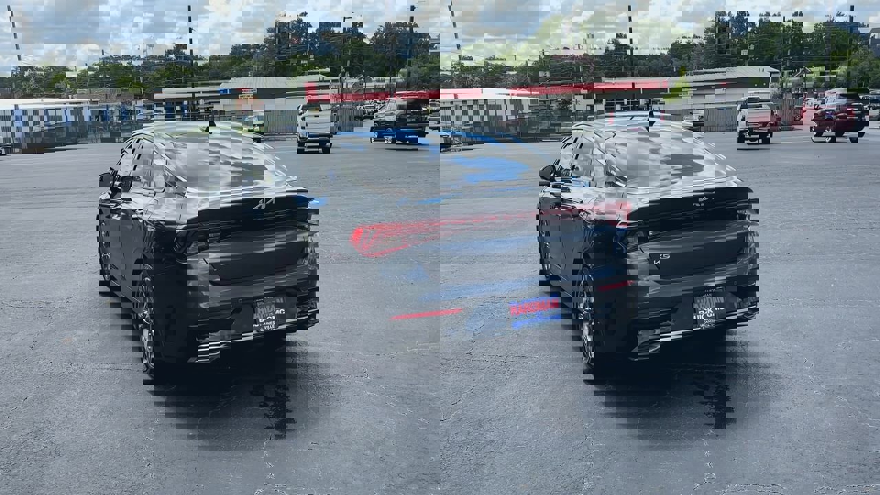 Vehicle image 9 of 35