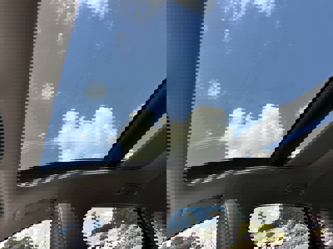 Vehicle image 20 of 35