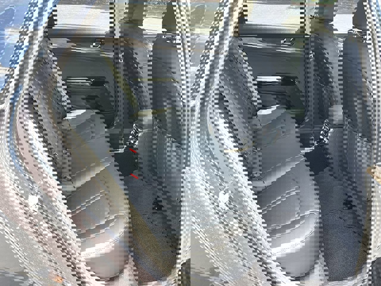 Vehicle image 13 of 35