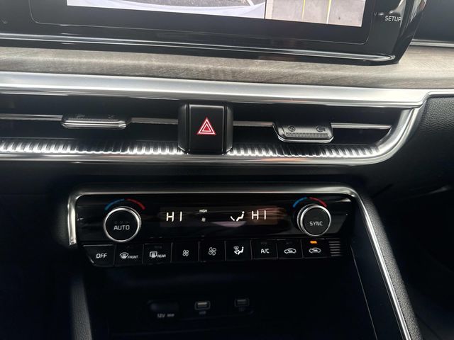 2024 Kia K5 EX Image 21 of 34