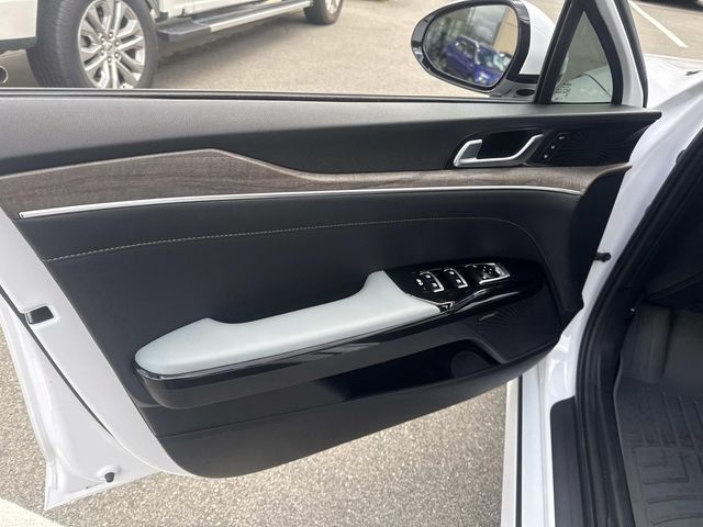 2024 Kia K5 EX Image 25 of 34