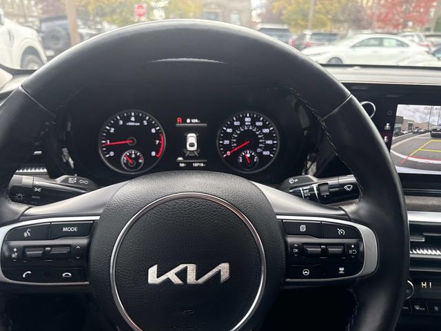 2024 Kia K5 EX Image 16 of 34