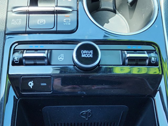 Vehicle image 25 of 27