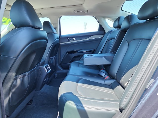Vehicle image 11 of 27