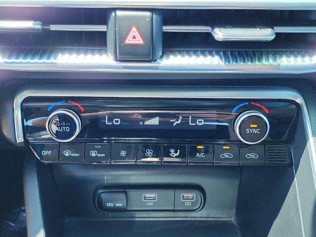 Vehicle image 24 of 27