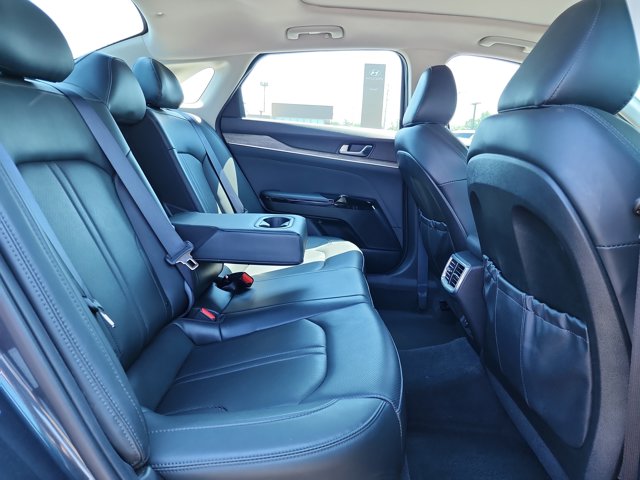 Vehicle image 14 of 27
