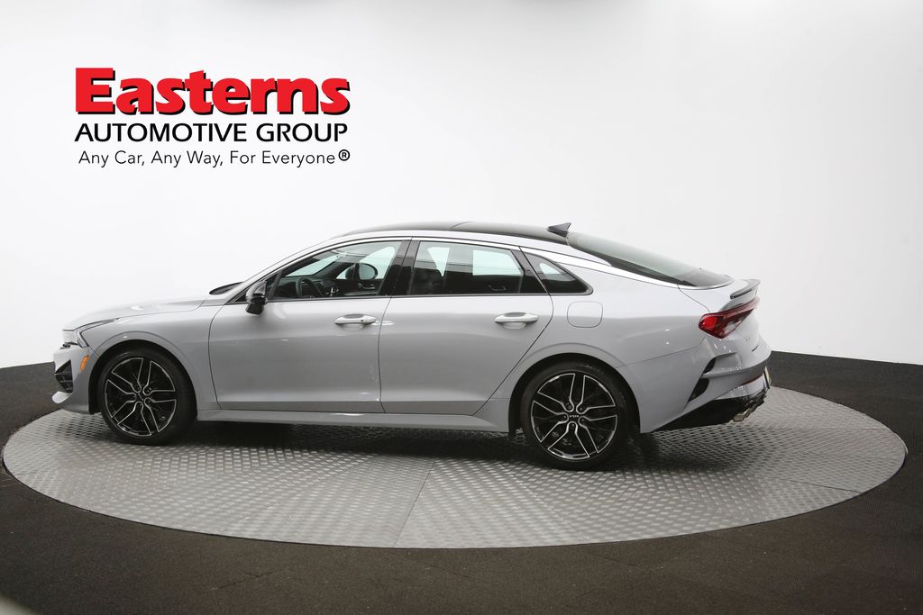 Vehicle image 33 of 65