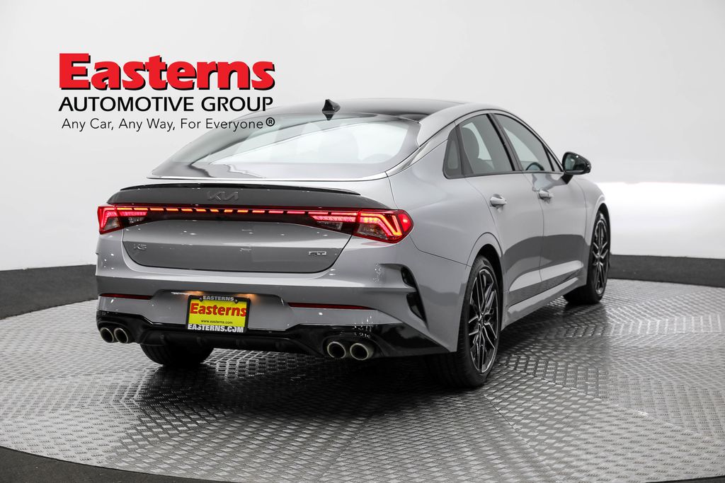 Vehicle image 12 of 65